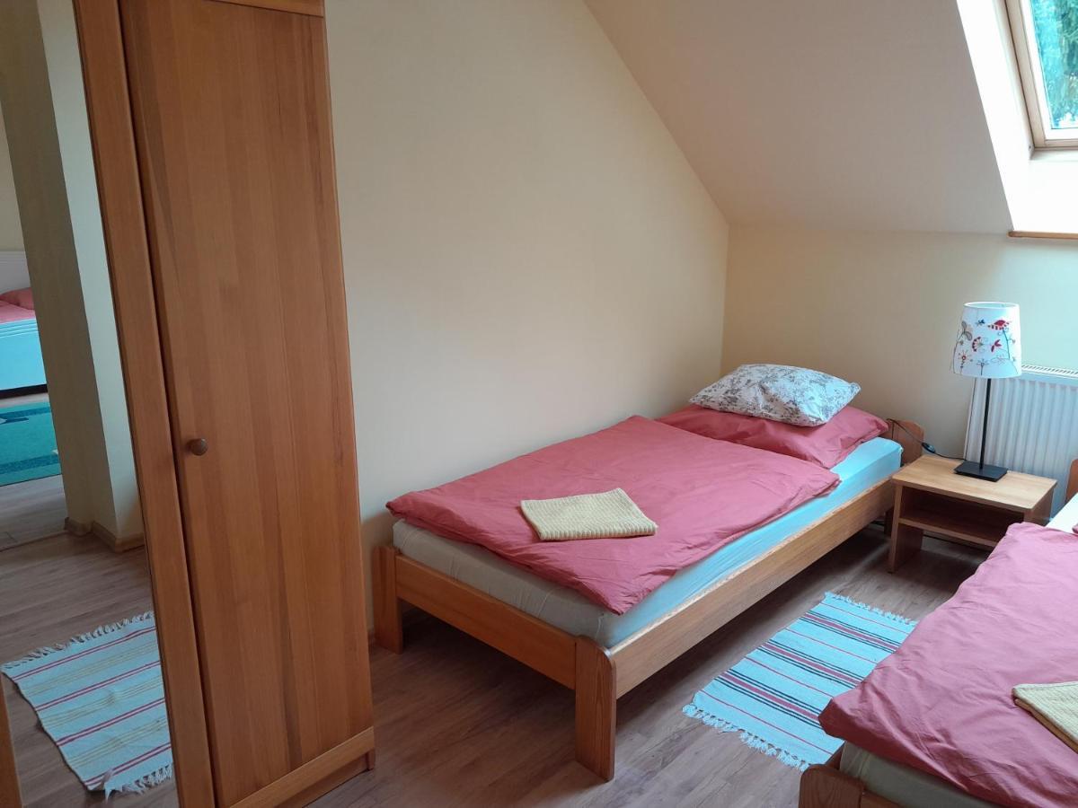 Apartamento Pensjonat Kalina Komorze Exterior foto